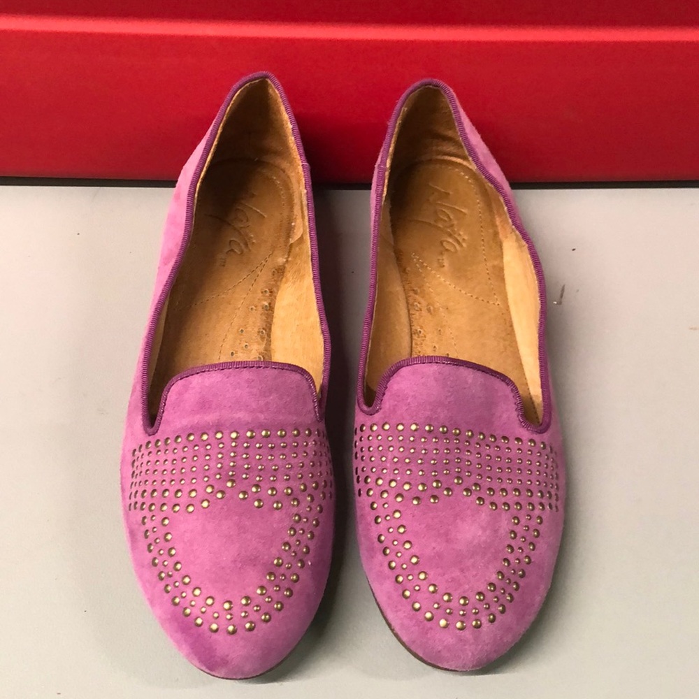 Adorable size 6.5 purple Naya wedges flats.